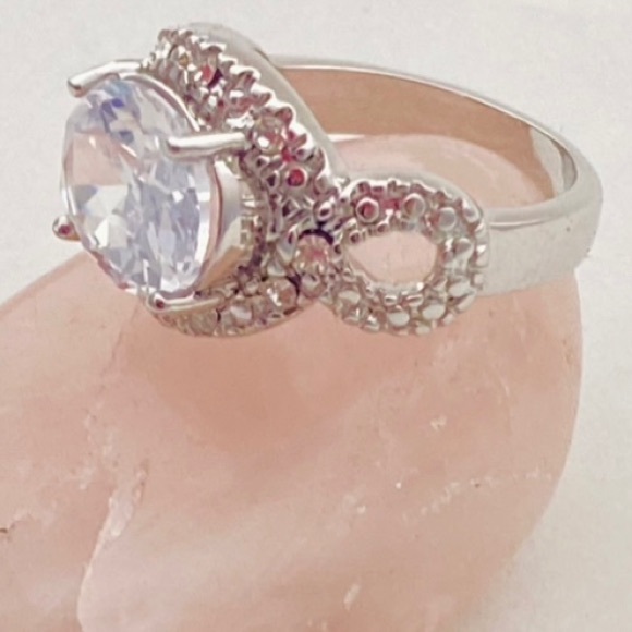 Silver plated and cubic zirconia ring. Size 6.5. - Picture 6 of 7